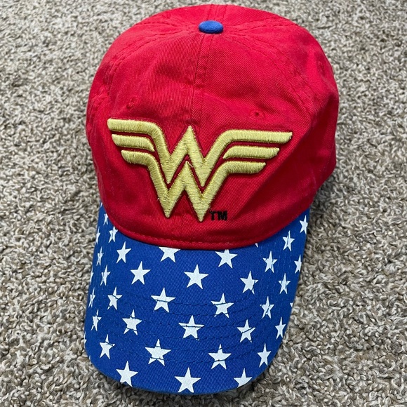 Accessories - Wonder Woman Classic Hat